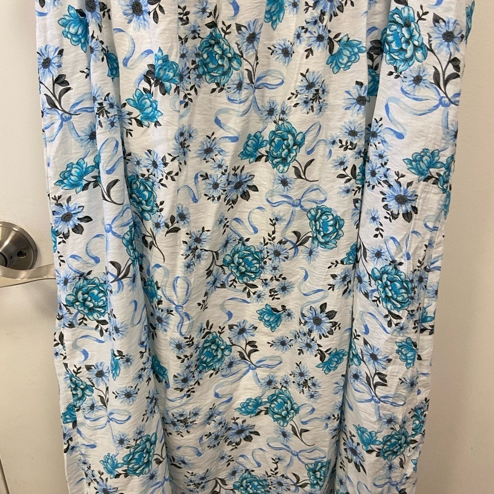 Derek Heart Blue and‎ White Floral Dress - Picture 4 of 7